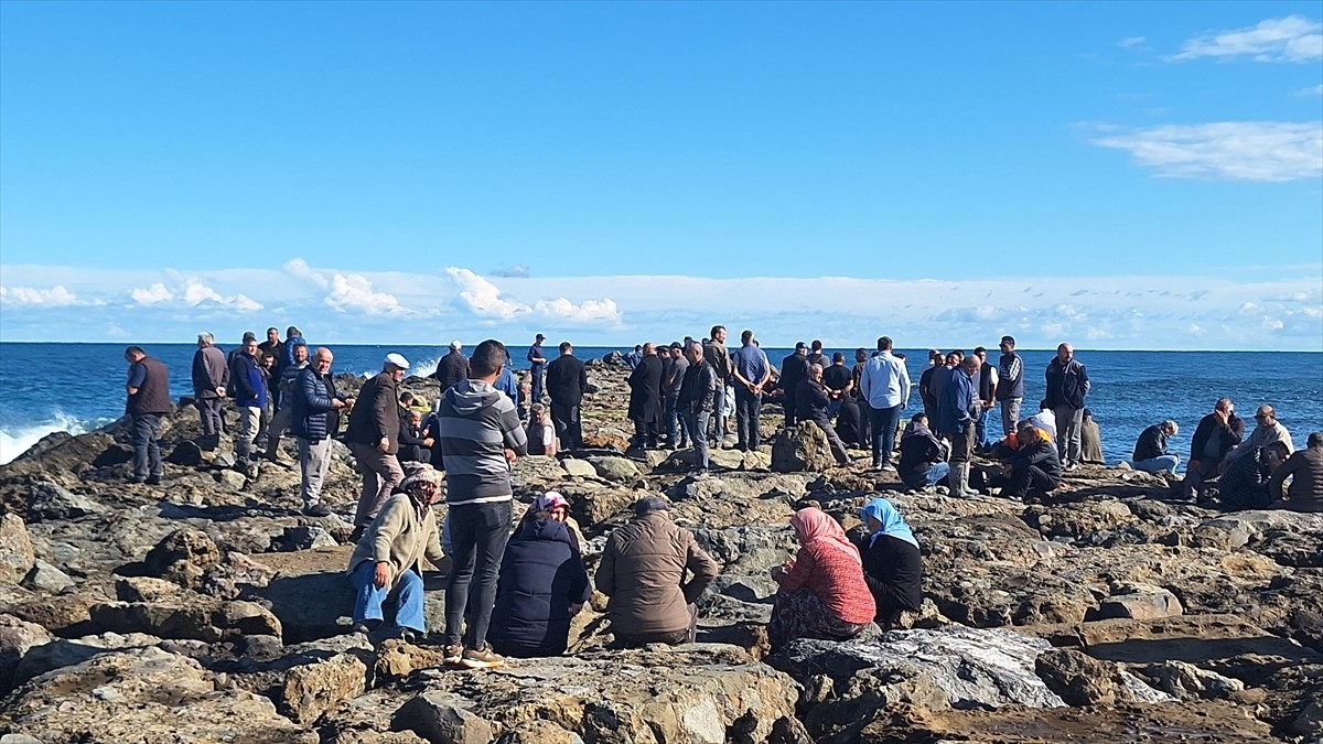 Samsun'un Bafra ilçesinde, kayığın alabora olması sonucu kaybolan balıkçının cesedine...