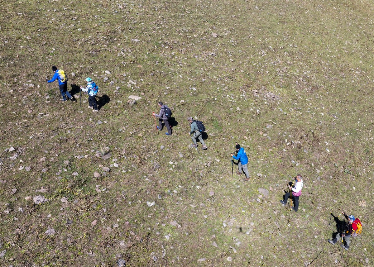 Kars Dağcılık ve Doğa Sporları Arama Kurtarma Derneği (KARSDAK) üyeleri, Sarıkamış'ın düşman...