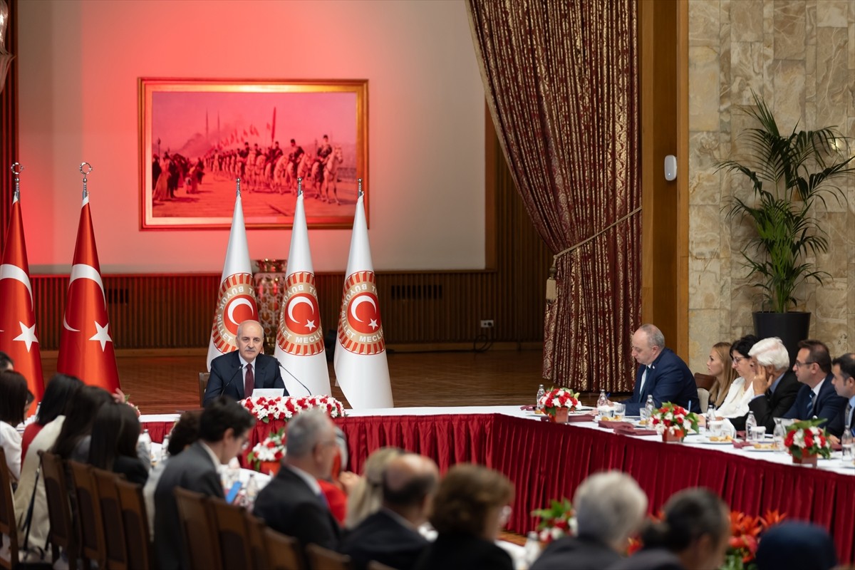 TBMM Başkanı Numan Kurtulmuş, 28. Dönem 1. ve 2. Yasama Yılı Değerlendirme Toplantısı'nda basın...